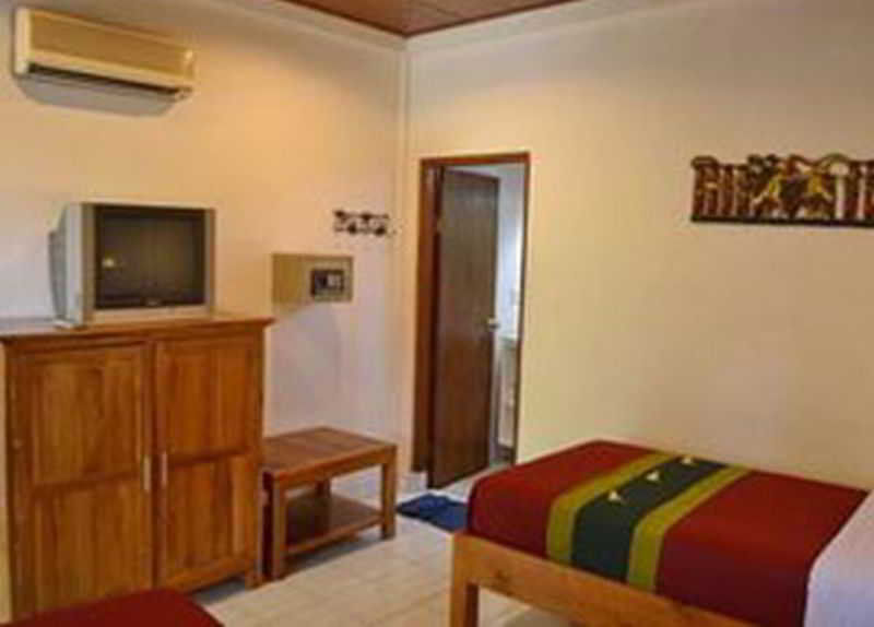 Flamboyan Hotel Kuta  Ngoại thất bức ảnh