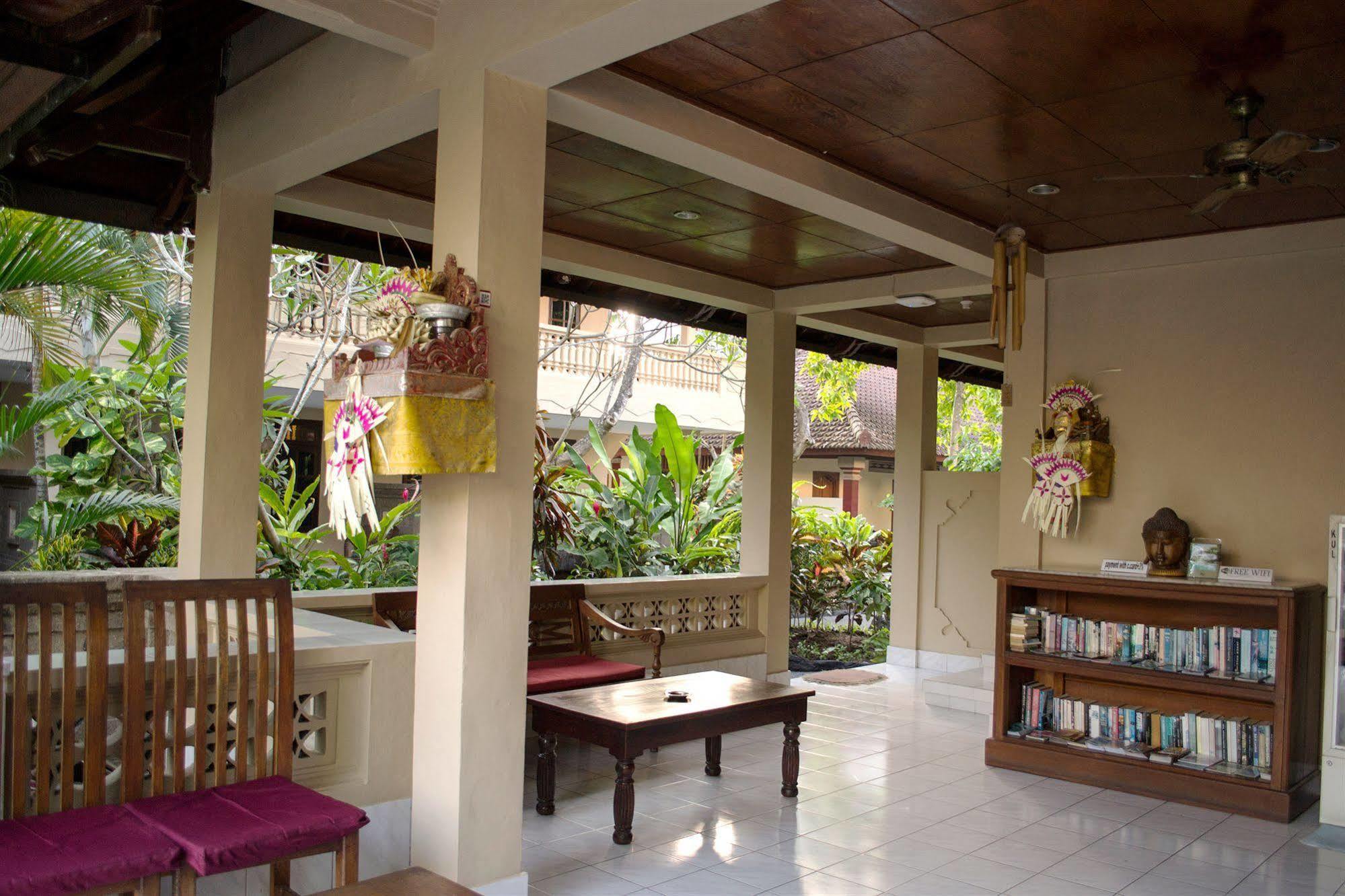 Flamboyan Hotel Kuta  Ngoại thất bức ảnh