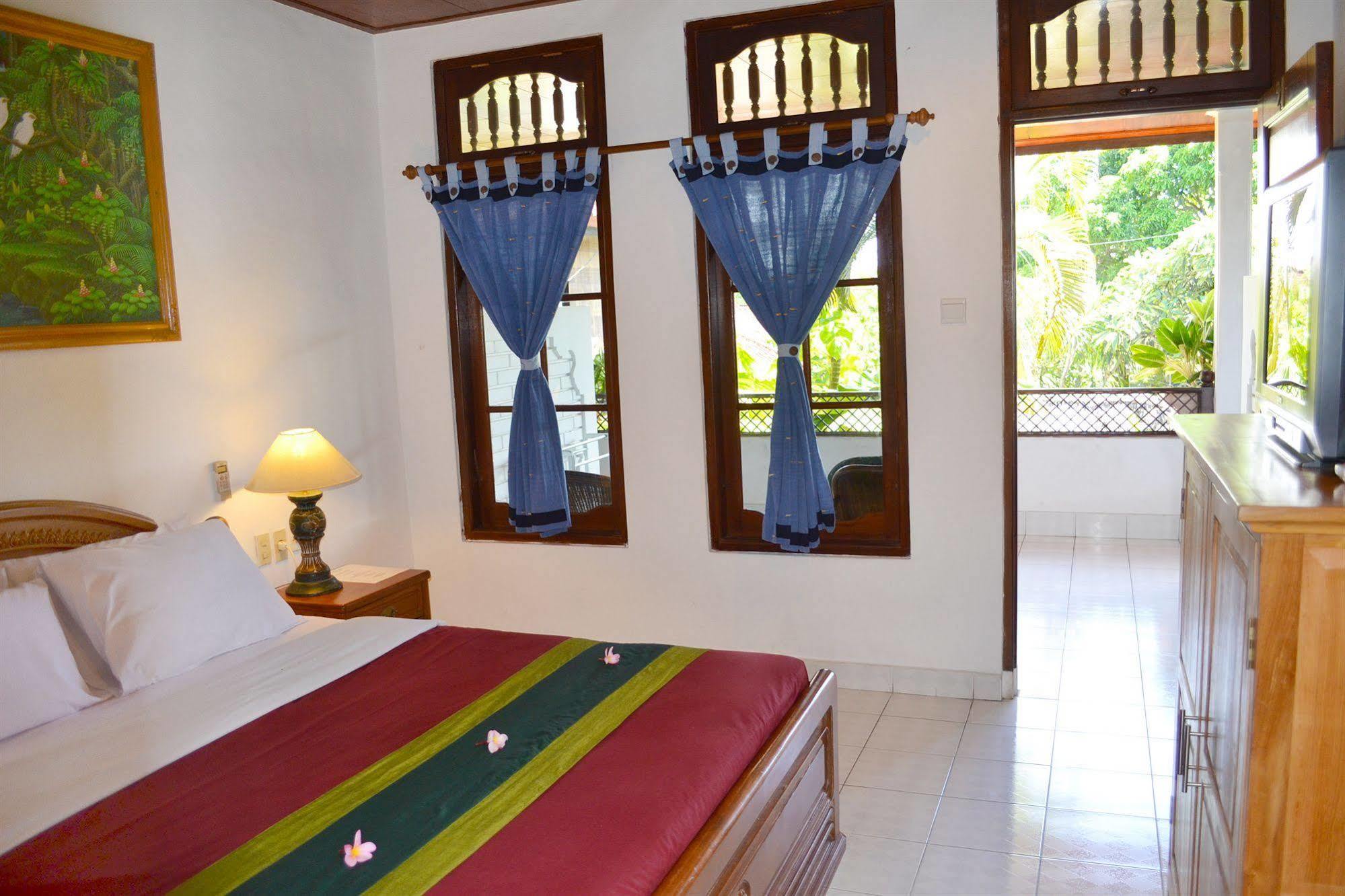 Flamboyan Hotel Kuta  Ngoại thất bức ảnh